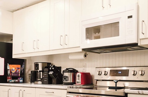 West Deane Park Apartment | Ideal for long stays Near/airport Gym-Parking