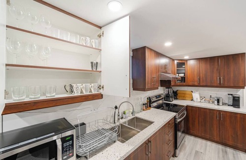 Humber Summit Hotel | Ideally located Apartment in North York-Toronto