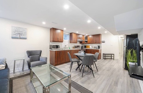 Humber Summit Hotel | Ideally located Apartment in North York-Toronto