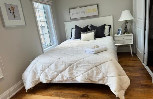 Lawrence Park House | Immaculate Executive Townhouse 3Br&3Ba at Lawrence Park