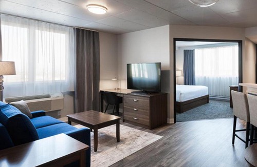 Boucherville Hotel | Imperia Hôtel et Suites Boucherville