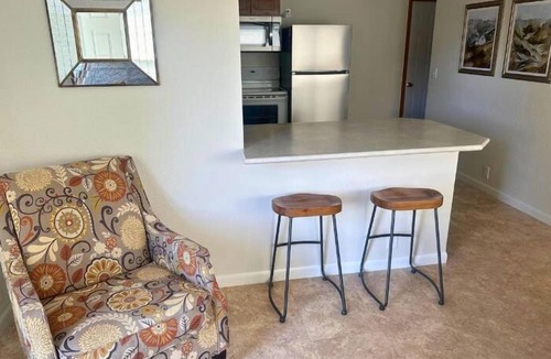 Elbow Lake House | In Town - Close to Hospital, Maplewood Manor, 2 Churches, Splash Pad, & Parks.