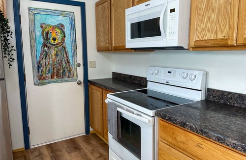 Crosby House | In town, close to the trails, fully fenced in yard!