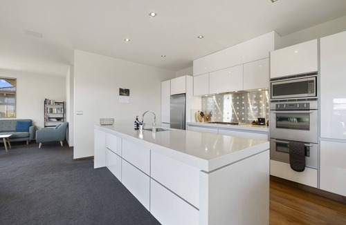 Wanaka House | Infinity Views - Modern Wanaka Holiday Home
