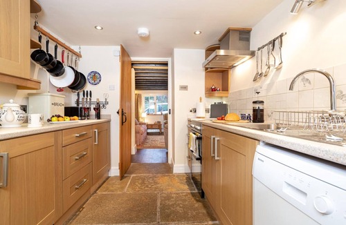 Ingleton Cottage | Ingleton 2-Bed Cottage, Sleeps 4, Pet Ok & Parking