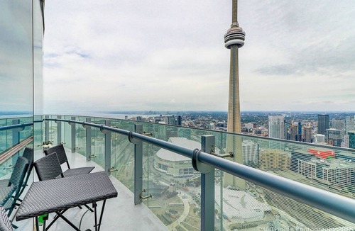 Downtown Toronto Condo | Instant Suites Penthouse 2BR Suite in ❤️ of Toronto Downtown