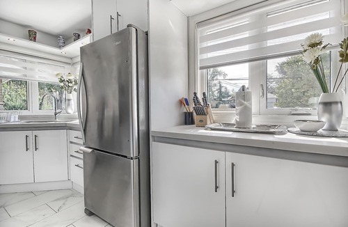 Victoria Village House | Invite your family and friends to Toronto. Book short- or long-term stay.