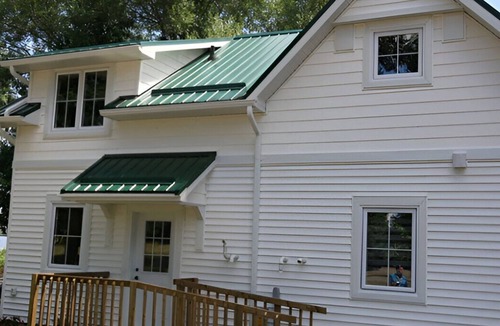 Otonabee-South Monaghan Cottage | Inviting Lakeshore Lodgings w/Canoe and Kayak Rentals, Perfect for Autumn