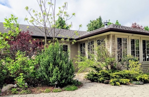 Lambton Shores House | Ipperwash Bliss: Sleep 7 Hear the wave 🌊☀️