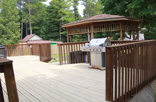 Lambton Shores House | Ipperwash Bliss: Sleep 7 Hear the wave 🌊☀️