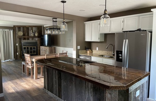 Onamia House | Izatys 327: Freshly Remodeled, Peaceful End Unit, Three Bedrooms and Lake Viewn