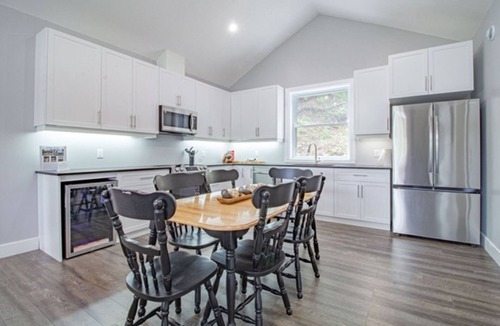 Greater Madawaska Cottage | J&L's Lakeside Cottage