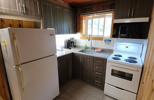 Petawawa House | Jack Pine Cabin at Pine Ridge Park