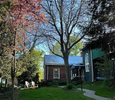 Prince Edward Hotel | Jackson's Falls Country Inn