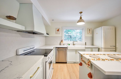 Arden Cottage | Jamtel Arden cottage - Kennebec Lake, Arden ON.