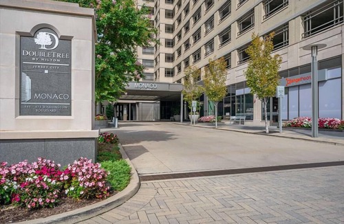 Hudson Exchange Apartment | JC PATH 2 BR | Linens/Towels | Gym + Rooftop