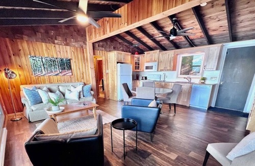Catchacoma Cottage | Jewel on Gold Lake