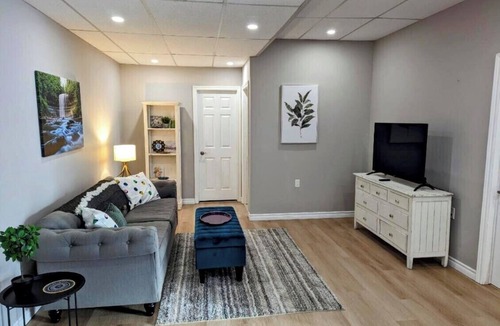 Manitoulin District House | Kagawong Hilltop Retreat