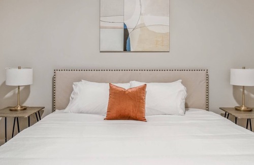 Lowry Hill East Apartment | Kasa | Cozy 2 BD + Amenity Access | Minneapolis