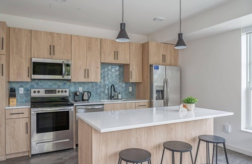 Harrison Apartment | Kasa | Family Friendly 2BD with Balcony | Minneapolis