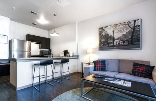 Prospect Park Apartment | Kasa University Avenue Minneapolis