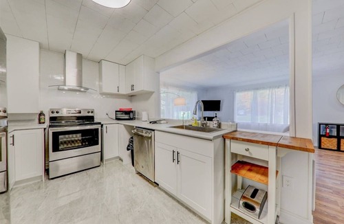 Kawartha Lakes Cottage | Kawartha Waterfront Cottage 4 Bedrooms