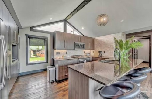 Puce House | Key West Cottage