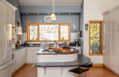 Rideau Lakes House | King Estate Rideau | Waterfront | Sleeps 16 | 4 Acres | Views!