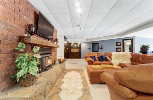 Bancroft House | Kings Wee Castle 6BR Serene Luxury Family Retreat