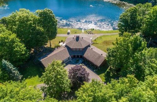 Bancroft House | Kings Wee Castle 6BR Serene Luxury Family Retreat