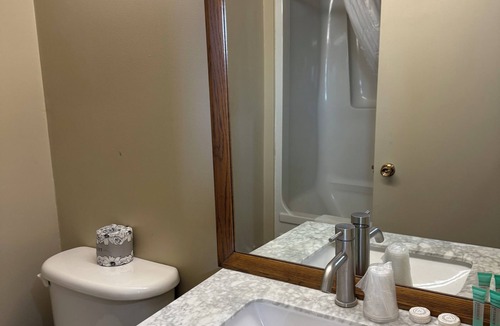 Lindsay Hotel | Knights Inn Lindsay
