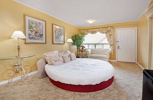 Midland Hotel | Knights Inn Midland, ON