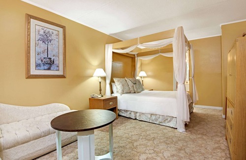 Midland Hotel | Knights Inn Midland, ON