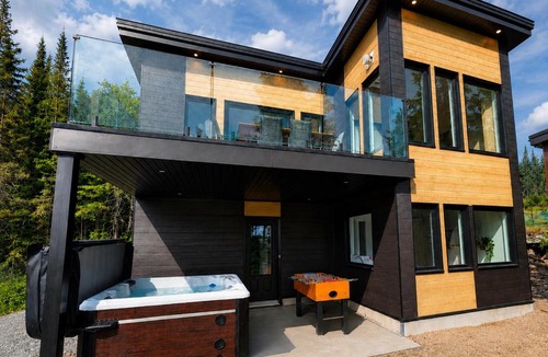 Adstock Apartment | L'intrépide