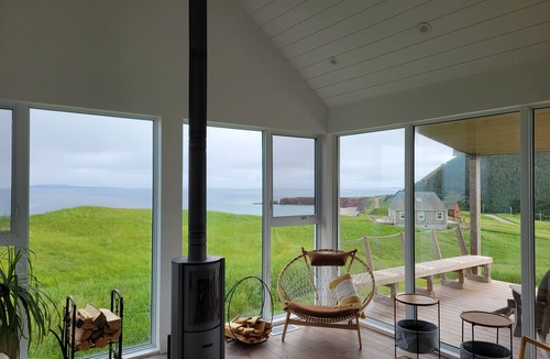 Iles de la Madeleine House | La Maison des Buttes Pelées