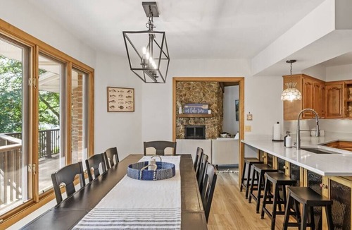 Shoreview House | Lake, Boat, Hot Tub, Sauna, Private Chef