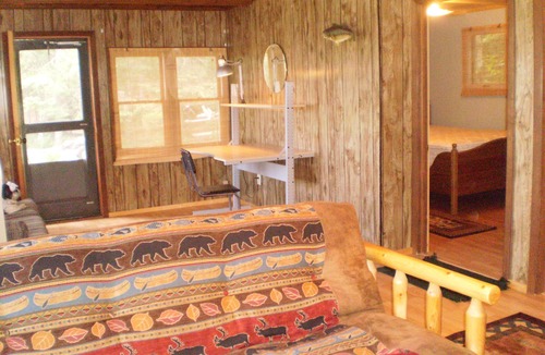 Duluth Cabin | Lake Cabin 25 miles from Duluth. high speed internet. new 50" Android TV