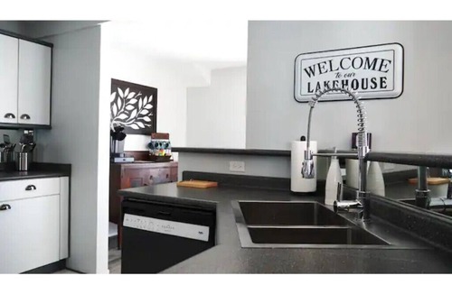 Town of Essex Cottage | Lake Erie & EPIC Wineries