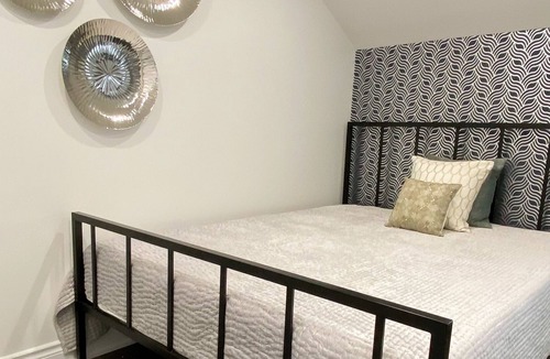 Port Dover Apartment | Lake Erie luxurious 2 BDR Condo with Beach access (Moonstone)