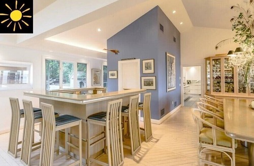 Port Colborne Villa | Lake Erie Waterfront Villa In The Middle of Summer
