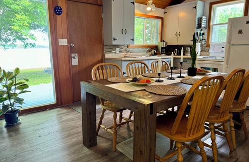 Kirkfield Cottage | Lake front cottage