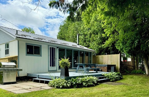 Kirkfield Cottage | Lake front cottage