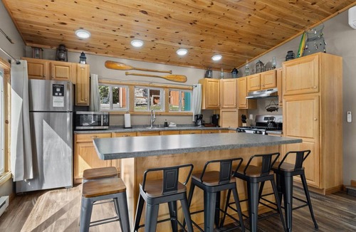 Gresham House | Lake Front! Private Dock! Water toys!
