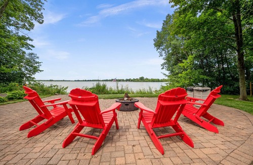 Forest Lake House | Lake Home, hot tub, sauna, boat rental, private chef
