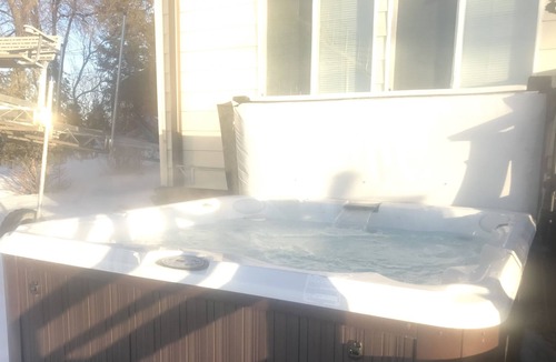 Chisago City House | Lake home on Green Lake with Hot Tub. Close to winery, brewery, restaurants etc.