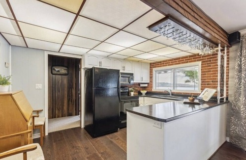 Centre Hastings Cottage | Lake house close to OFSC Trails