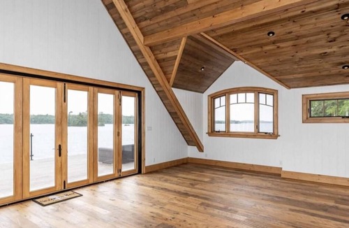Seguin Cottage | Lake Joseph Mansion