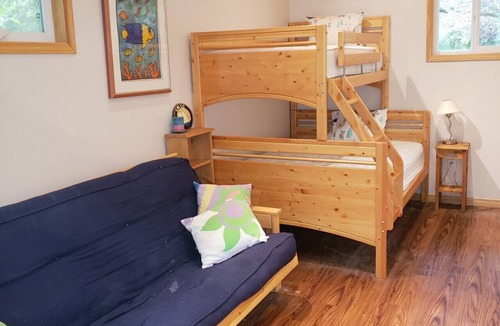 Bracebridge Cottage | Lake Muskoka, Browning Island, Bracebridge 2 BDR cottage, large bunkie. Sleeps 6