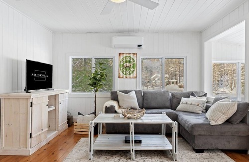 Gravenhurst Cottage | Lake Muskoka Mckenzie Retreat