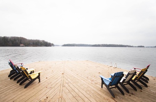 Gravenhurst Cottage | Lake Muskoka year round cottage rental with 200' of waterfront.